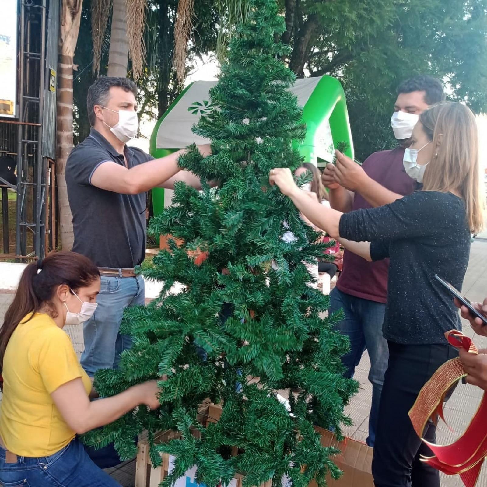 HRSL participa do 1º Caminho das árvores de Natal
