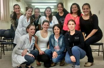 Hospital Santa Lúcia realiza curso de libras para profissionais da unidade e forma primeira turma